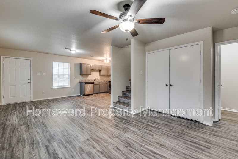 Mansfield Condo: 321 Queens Court - South