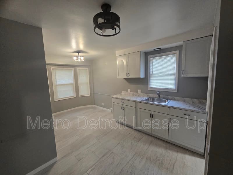 Detroit House: 16433 Manning Street