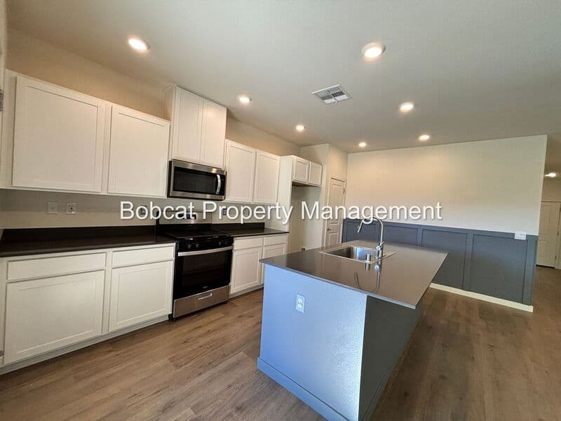 Dayton House: 213 Chandler Rd