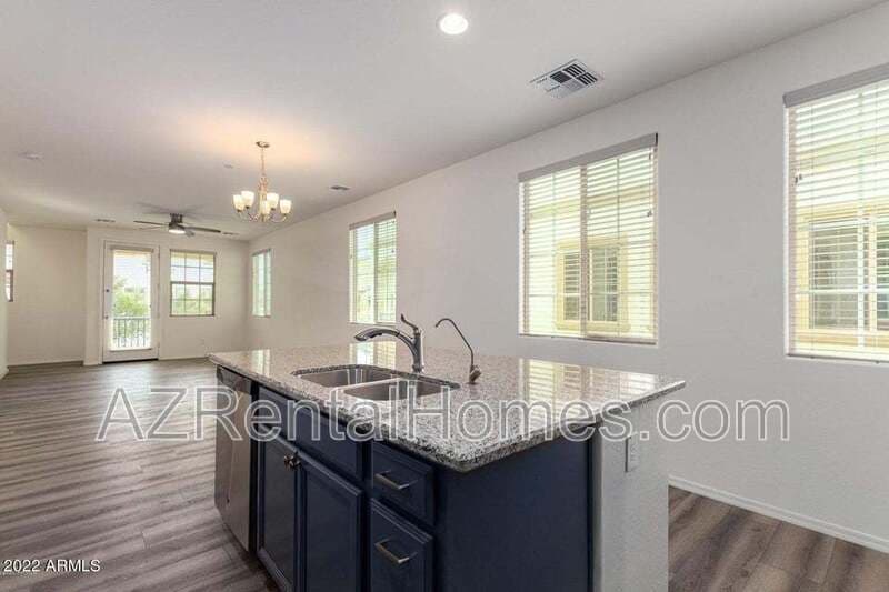 Gilbert Townhome: 1683 E Dogwood Ln