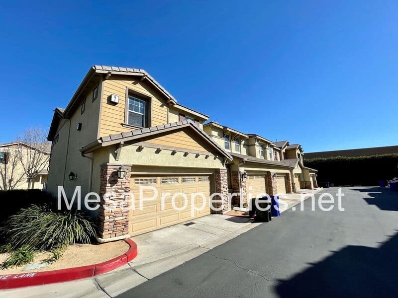 Rancho Cucamonga Townhome: 7161 East Avenue