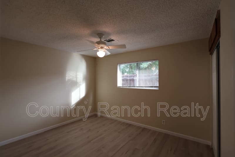 Fort Mohave House: 4274 El Toro Drive