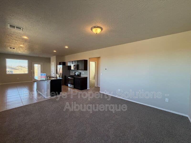 Rio Rancho House: 4875 Mount Salas St NE