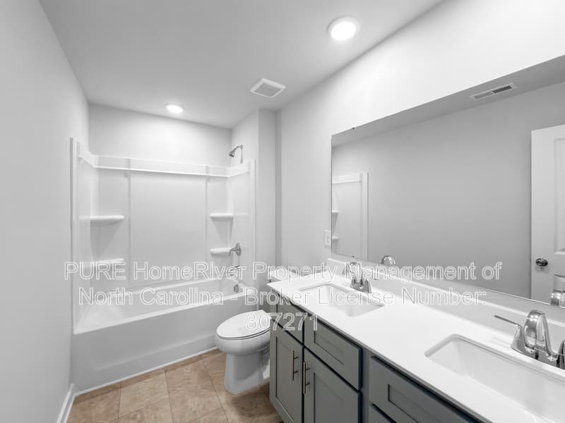 Hickory House: 2953 31st St Ln NE