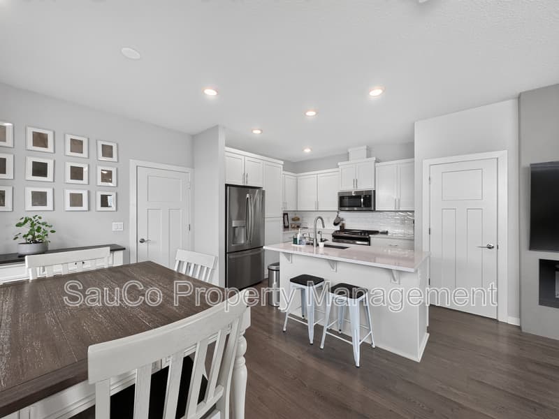 Hillsboro Townhome: 6433 Southeast Genrosa Street - 1