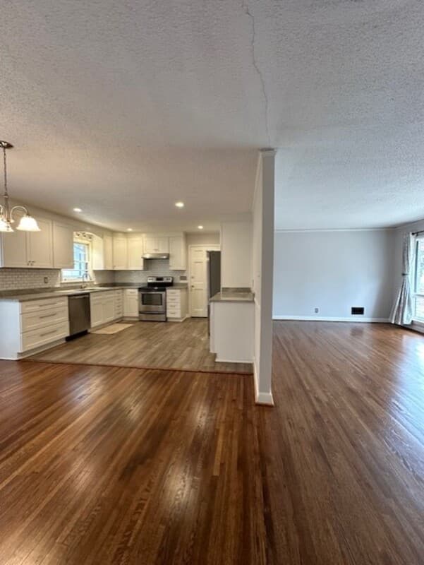 Columbia House: 2612 Sheryl Lane