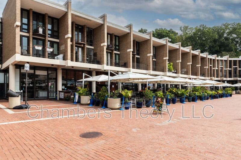 Reston House: 11475 Washington Plz W