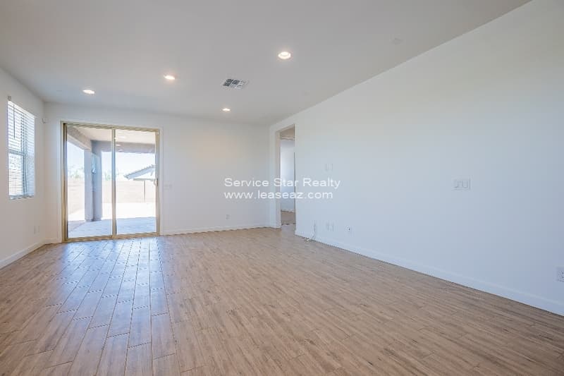 Phoenix House: 9348 W Glenrosa Ave