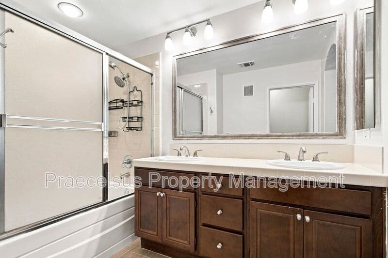Chula Vista Townhome: 2175 Condor Drive