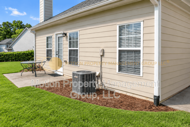 Kennesaw House: 1635 Donovans Rdg NW