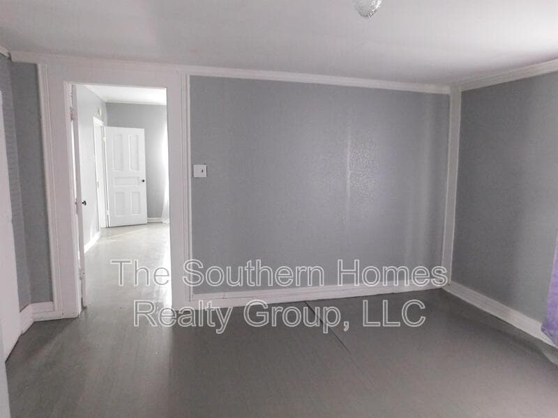 Sweetwater House: 1402 Broad Street