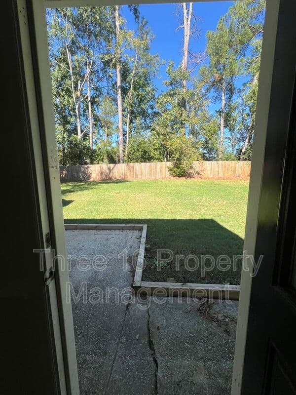 Evans House: 4211 Fairfield Cir