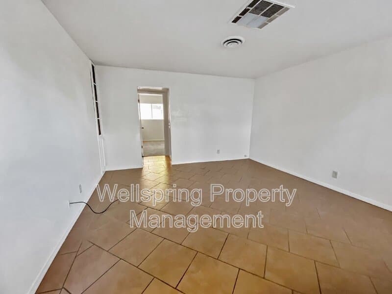 Ridgecrest Condo: 209 N Alvord