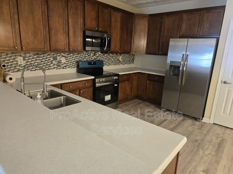 Chesapeake Condo: 2008 Paramont Ave
