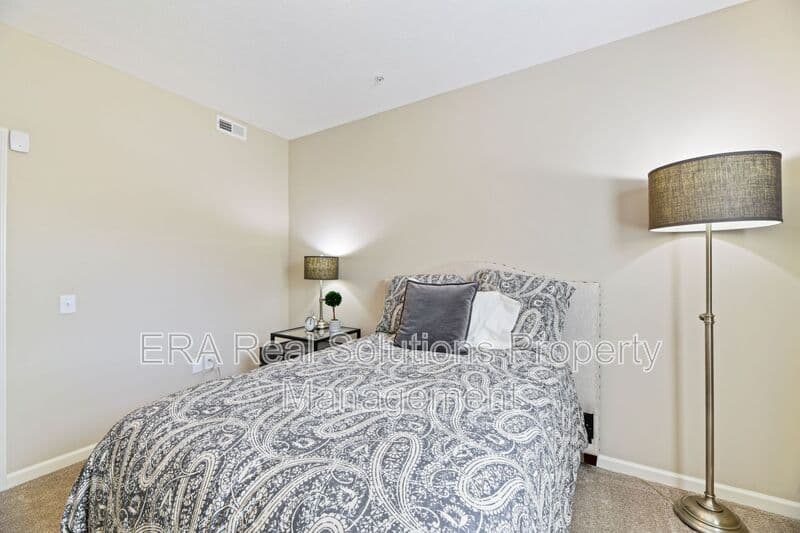 Columbus Condo: 1581-103 Gilmore Park Ave