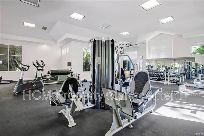 Irvine House: 2233 Martin