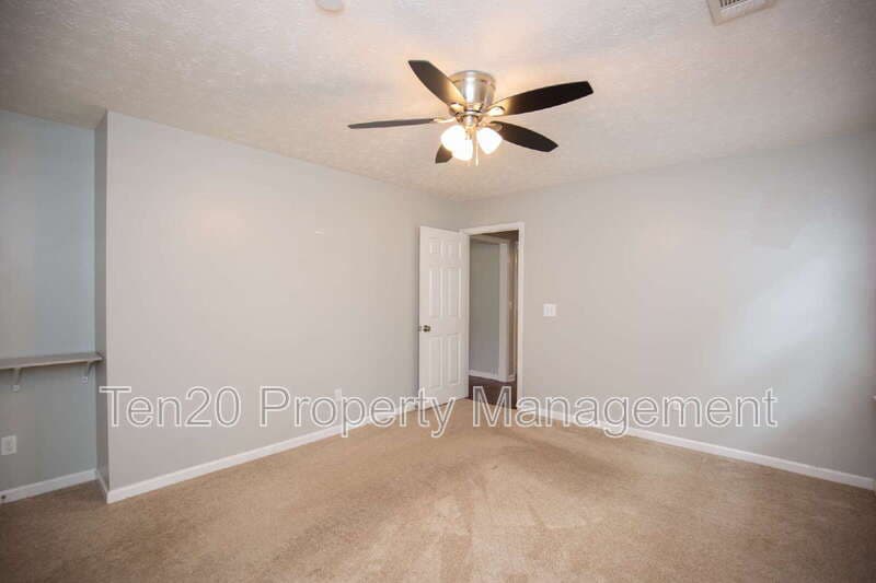 Smiths Station House: 776 Lee Rd 222