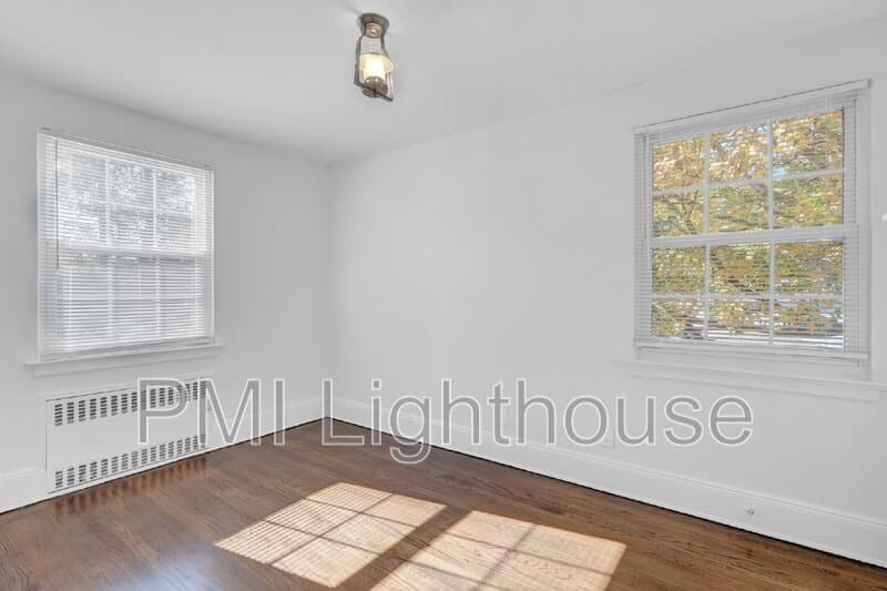 Manhasset House: 109 Chase Road