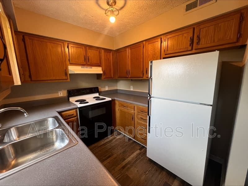 Bristol Condo: 2637 Highway 11 W
