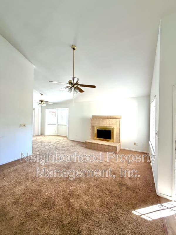 Fresno House: 3464 W. Robinwood Ln.