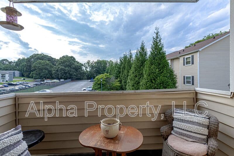 Greenville Condo: 2601 Duncan Chapel Rd