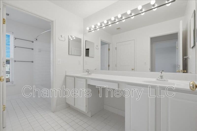 Bristow House: 9180 Ribbon Falls Loop