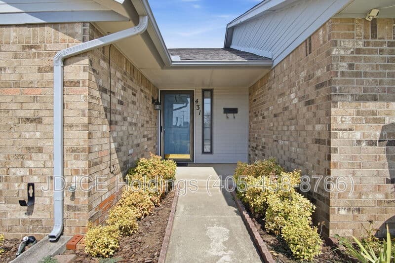 Midwest City House: 431 West Curtis Drive - 1