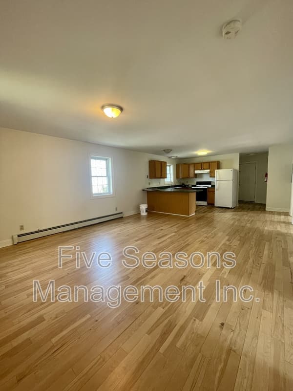 Burlington Condo: 85 Manhattan Drive - 2