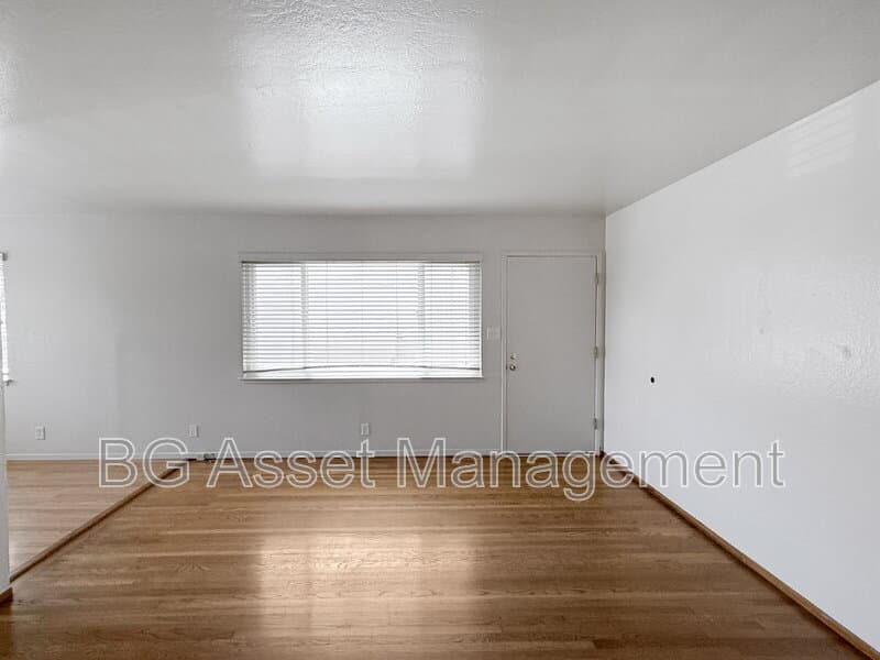 Richmond Condo: 121 Eddy Street