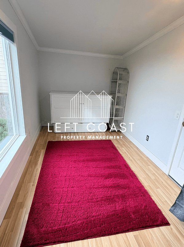 Lincoln City House: 1445 Southwest Coast Avenue