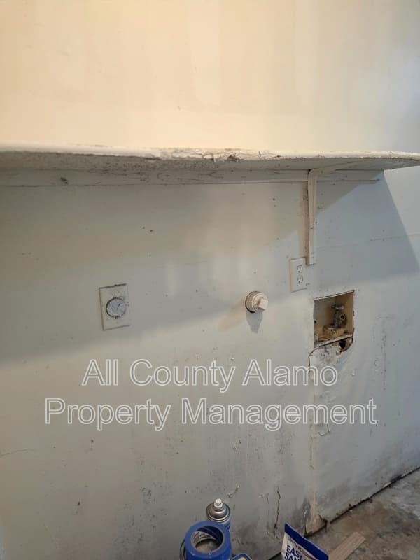San Antonio Condo: 3439 Ridge Smoke