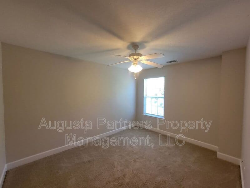 Grovetown House: 392 Bowen Falls