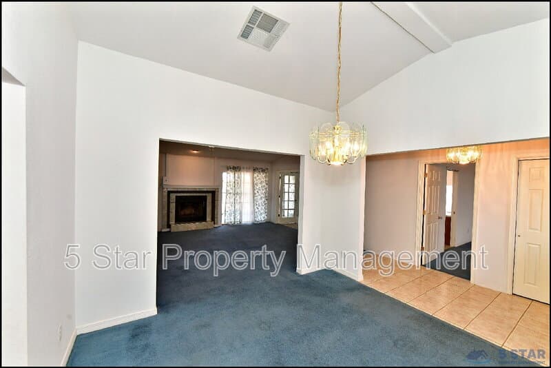 El Paso House: 14101 Koshare Ct