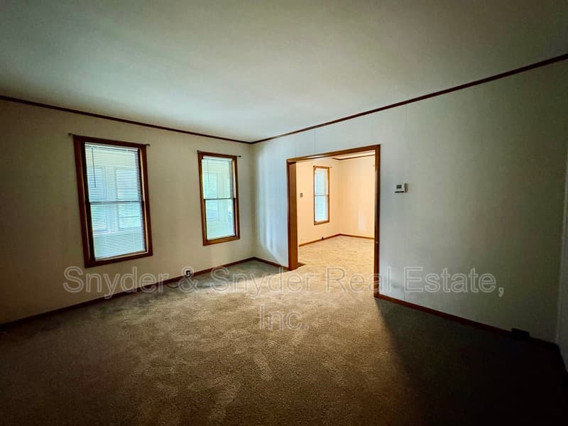 Akron House: 391 East Voris Street