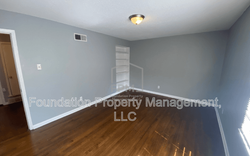 Memphis House: 3083 Dothan Street