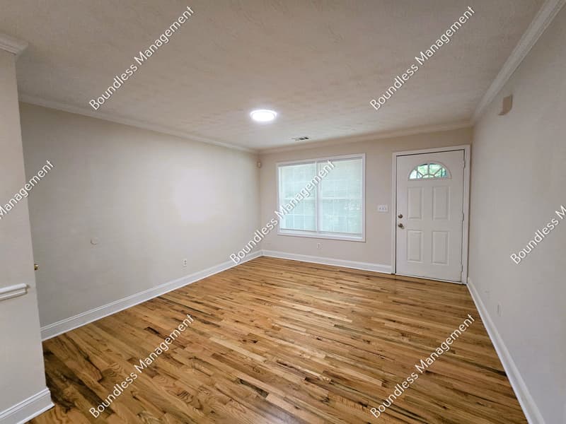 Atlanta House: 1687 Thoms Dr NW