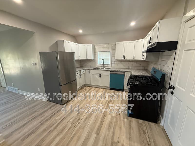 West Allis Apartment: 845 S 75th Street