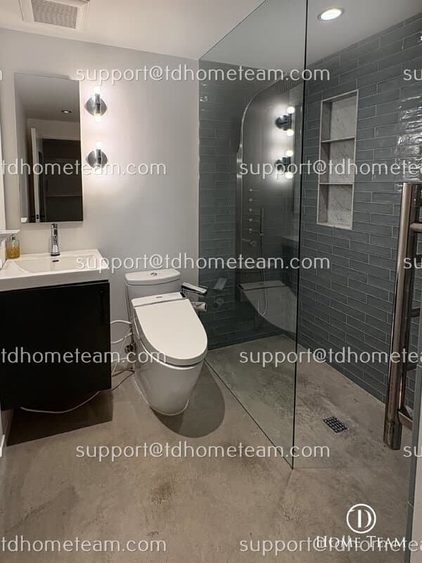 Seattle Condo: 214 Summit Ave E