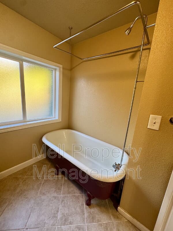 Olympia House: 7530 Union Mills Rd SE