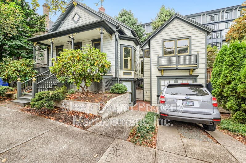 Portland Condo: 513-515 NW 18th Ave