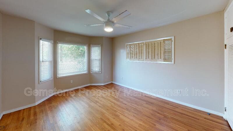 San Diego House: 4947 63rd St