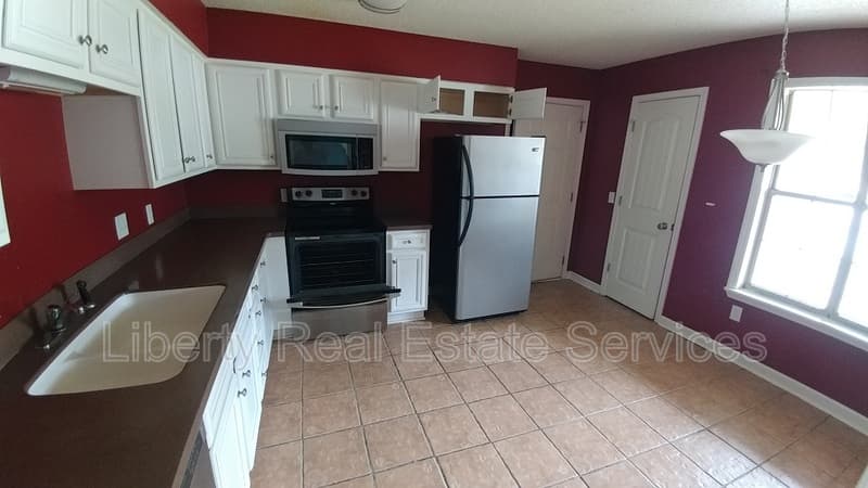 Hinesville House: 806 Malibu Dr