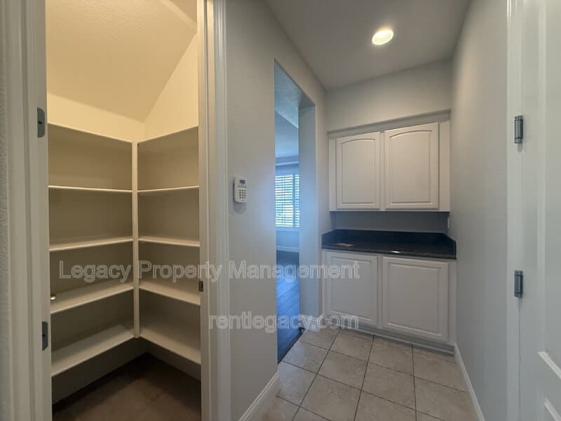 Roseville House: 8843 Latigo Court