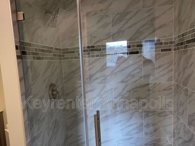 Crownsville House: 840 Valentine View