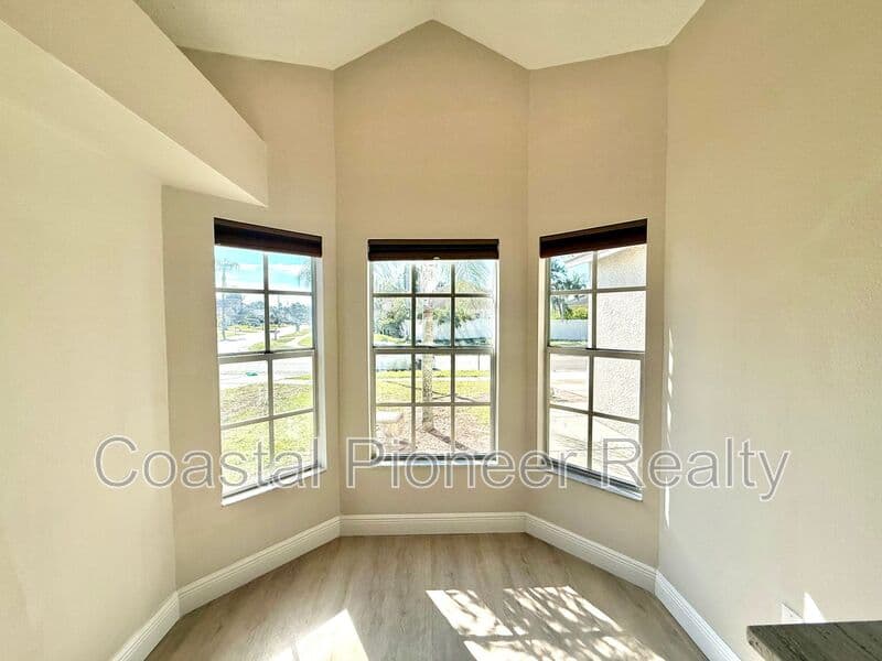 Tampa House: 8731 Huntfield St