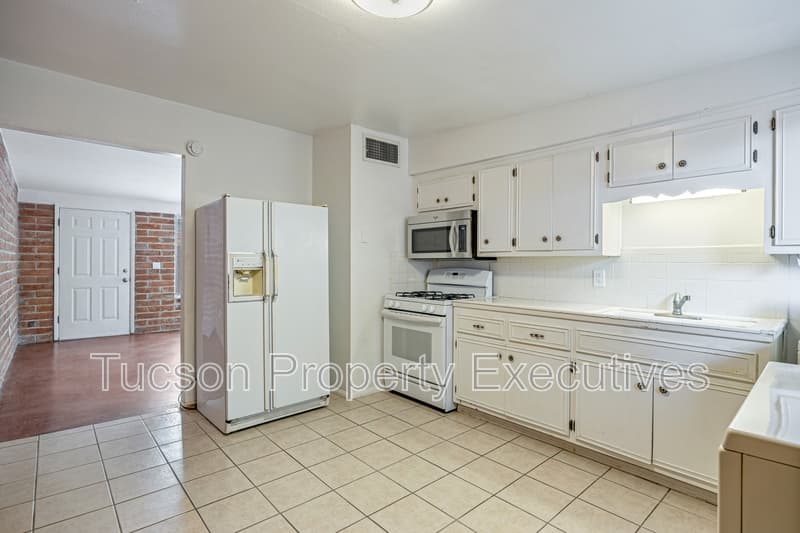 Tucson Condo: 45 East Alturas Street