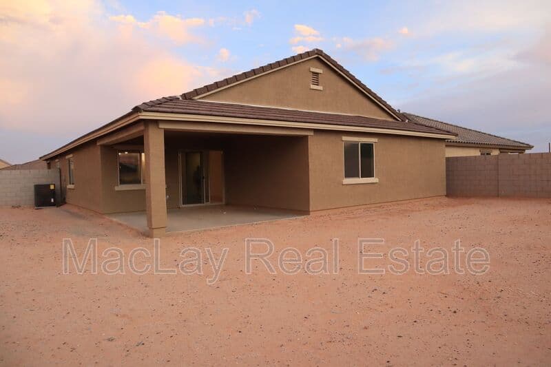 Casa Grande House: 1520 E Kendall pl