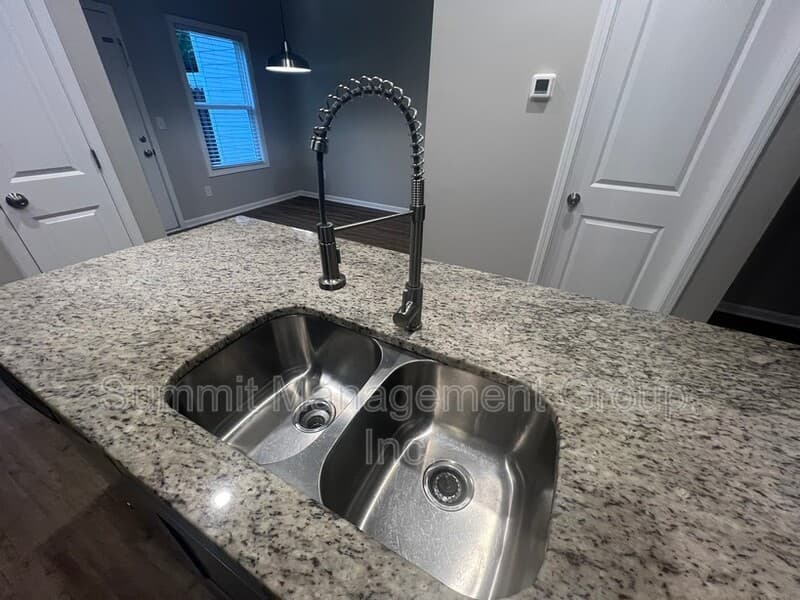 Madison Condo: Bostwick Hwy - 1563
