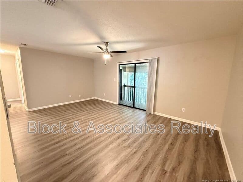 Hope Mills House: 4059 Professional Dr