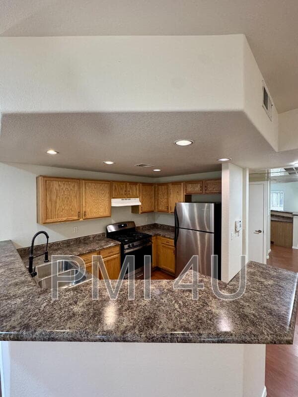 Albuquerque House: 6800 Vista Del Norte Rd NE
